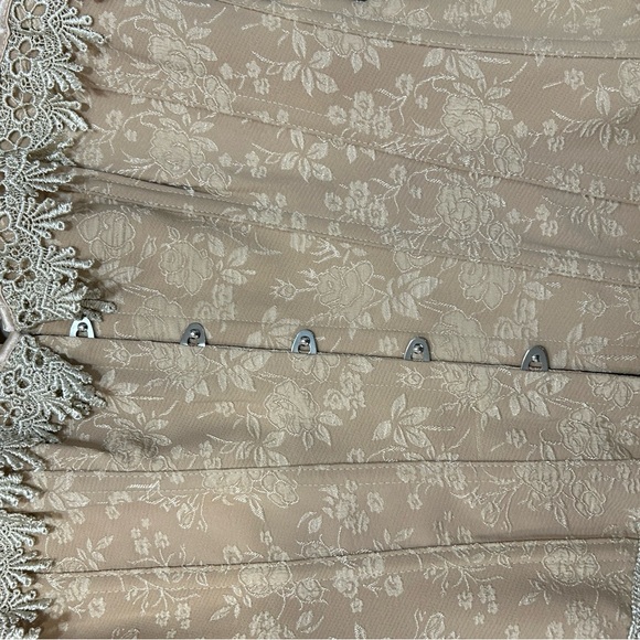 Beige Floral Embroidered Beaded Lace Corset - Picture 3 of 7